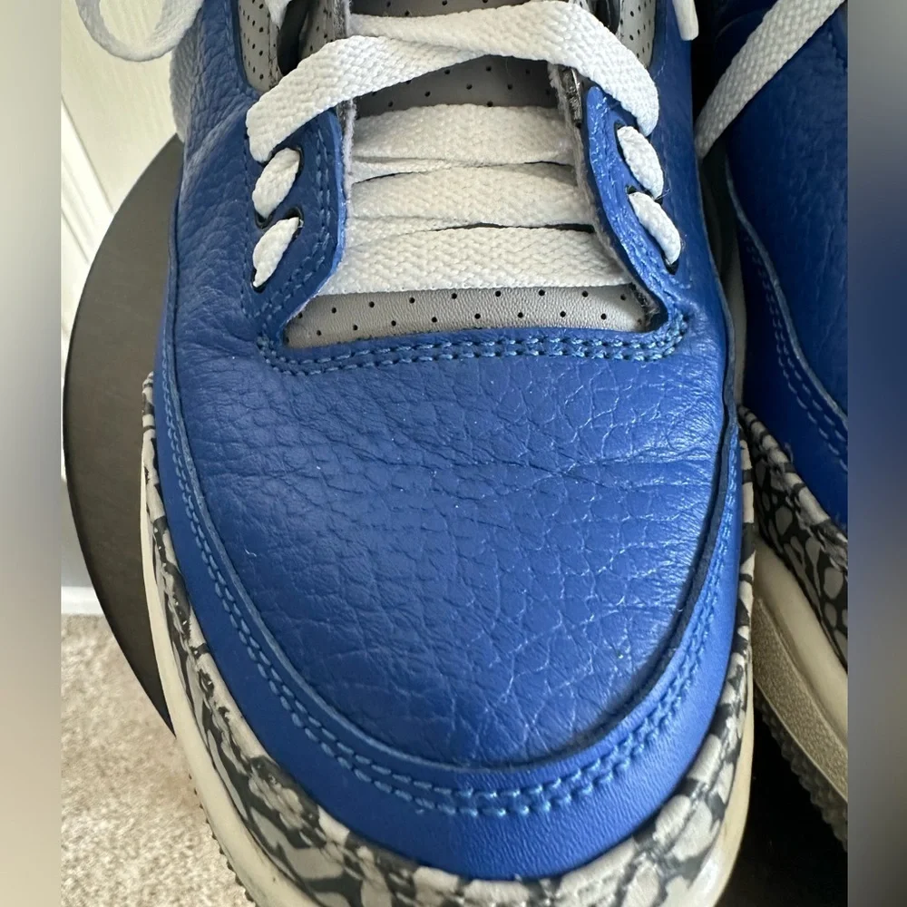 Jordan 3 Retro Varsity Royal Cement – Used – Men’s size 8.5  CT-8532-400